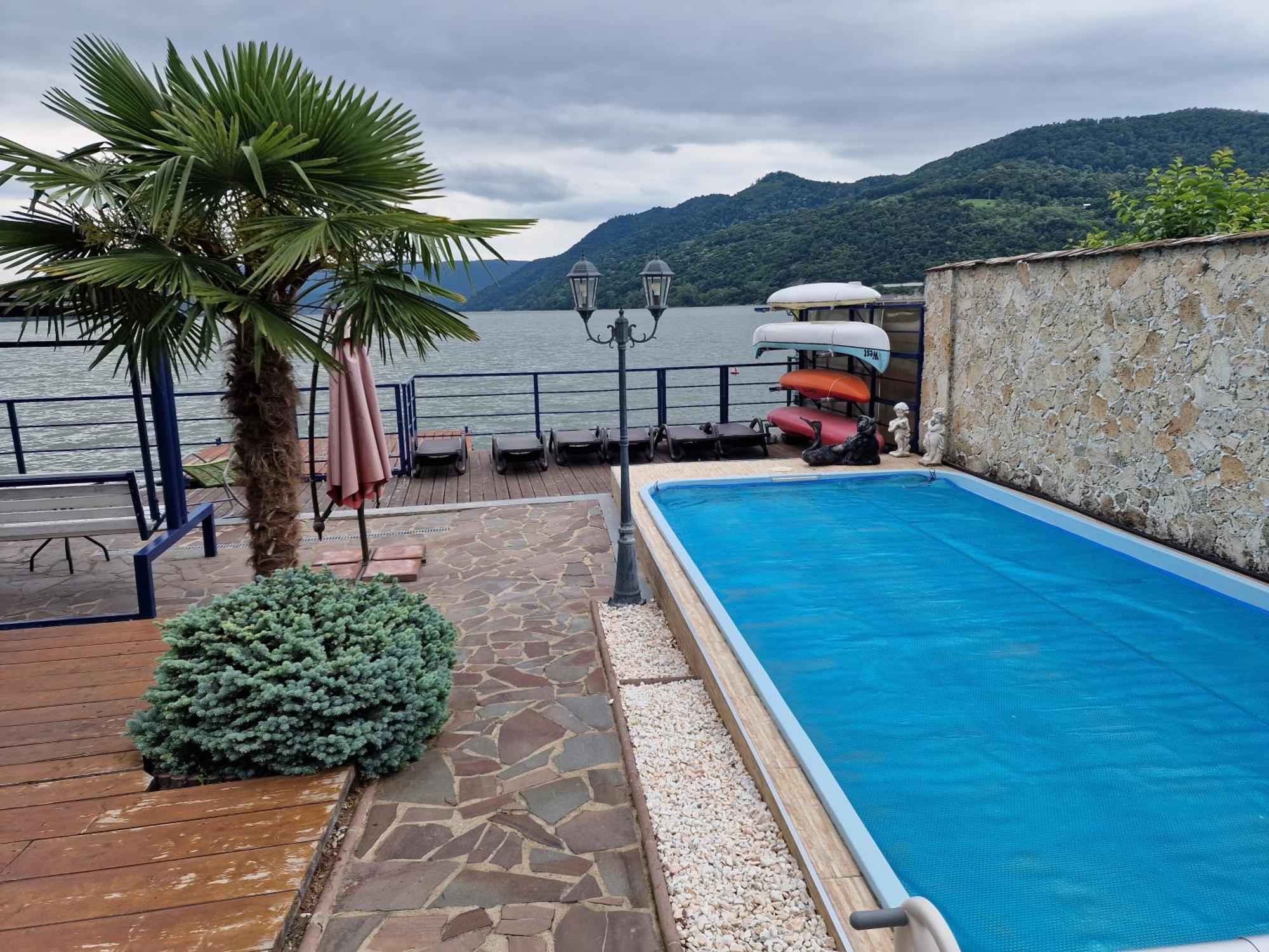 Casa Andrei Hotel Orsova Exterior photo