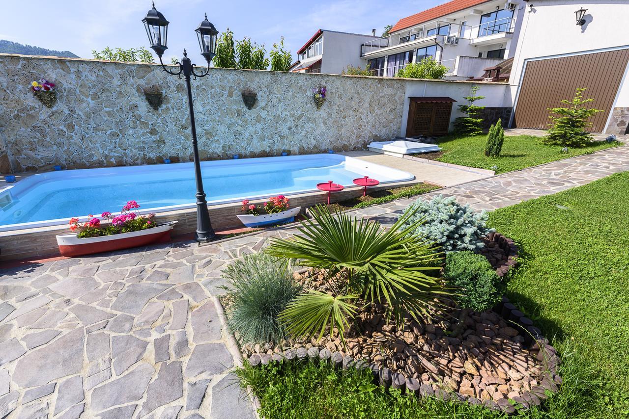 Casa Andrei Hotel Orsova Exterior photo